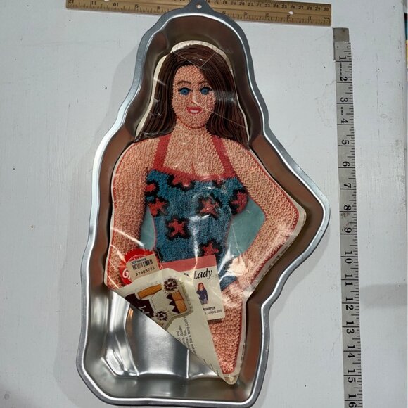 Wilton 1992 Pretty Lady Cake Pan #2105-2022 Aluminum 13.5" Vintage Baking Mold - Picture 2 of 5